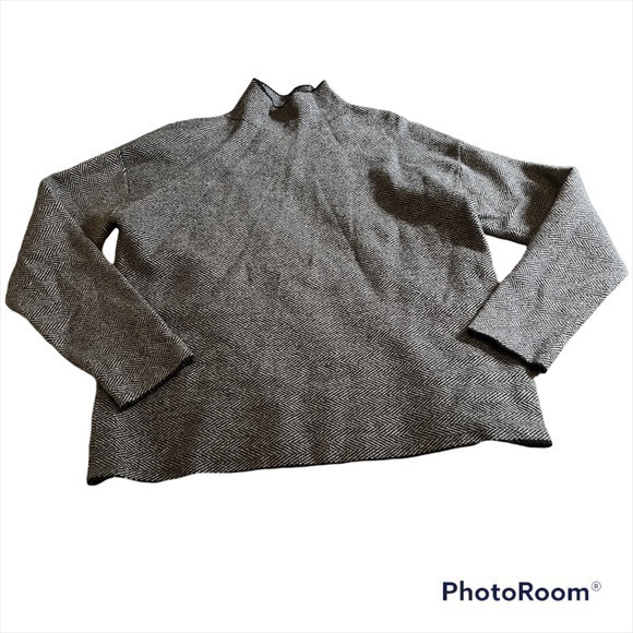 Beautiful Tahari turtleneck soft sweater - Picture 1 of 8